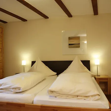 Zum Goldenen Kreuz Casa de hóspedes 3*